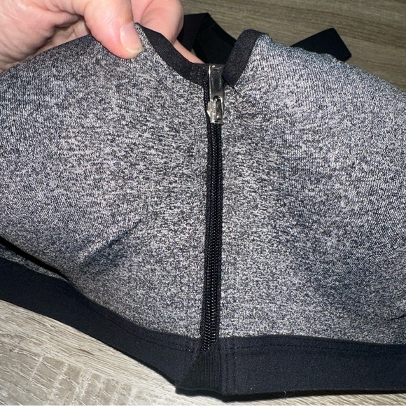 Victoria’s Secret Vsx Sports Bra Size 36DD heathered Grey Color - Picture 4 of 10